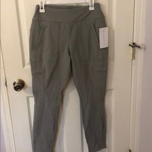 ATHLETA Headlands Hybrid Cargo